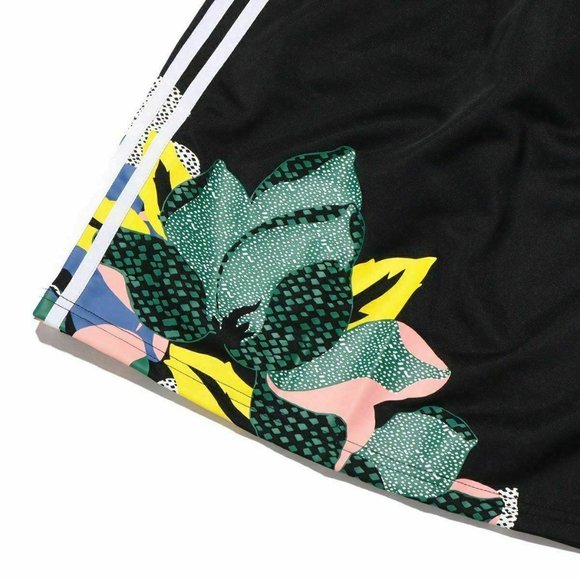 ADIDAS Originals Floral Graphic PSkirt Athleisure Streetwear Women's size S NWT - Picture 3 of 4